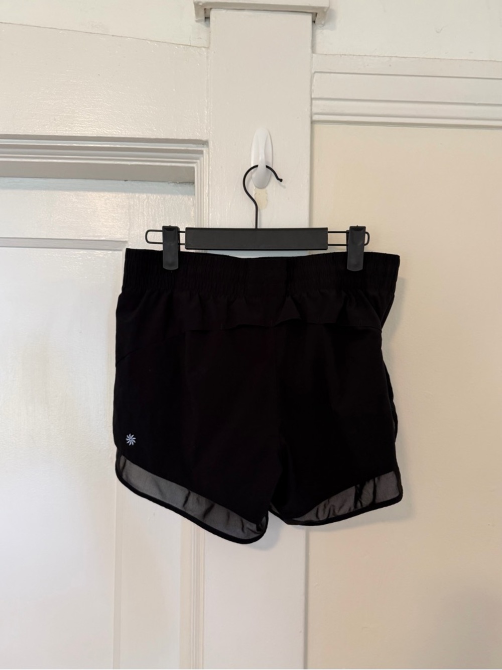 Athleta Mesh Racer Run Mid Rise 4" Short - Picture 9 of 12